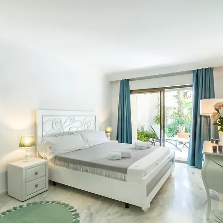 Banus - Golden